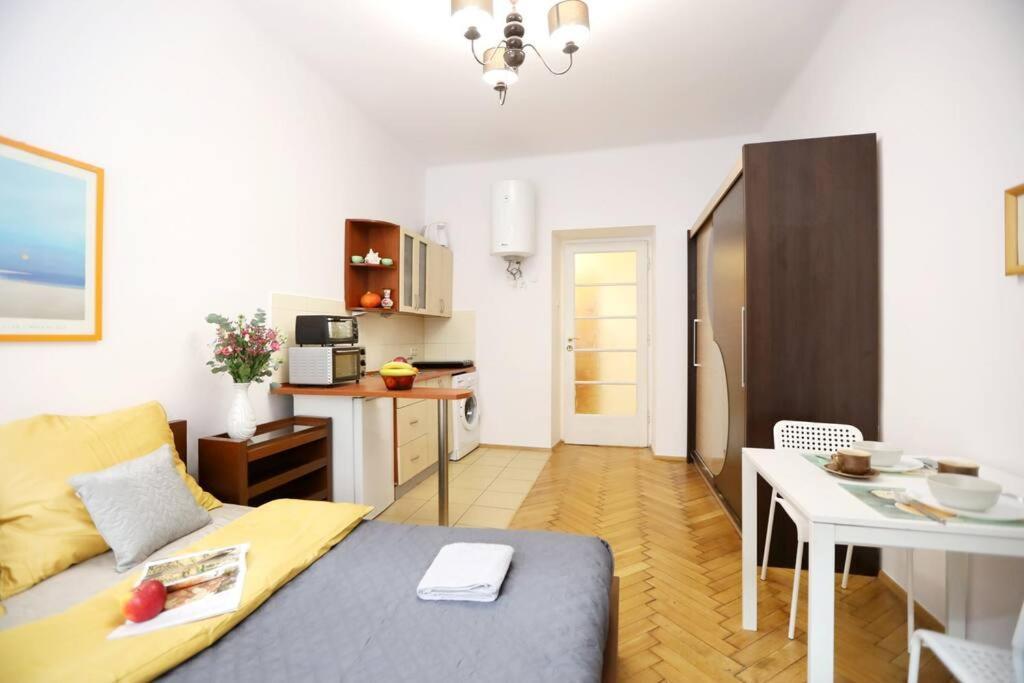 كراكوفيا Batorego Cosy Apartment المظهر الخارجي الصورة